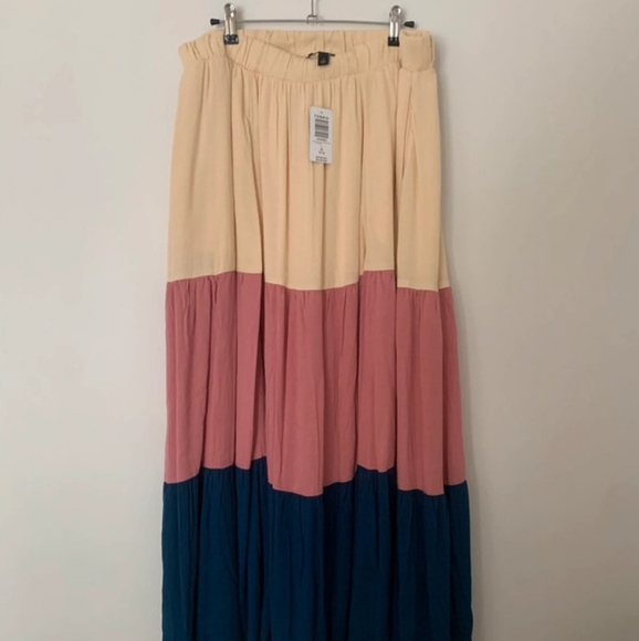 NWT women’s maxi skirt layered torrid size 1 - Picture 1 of 4